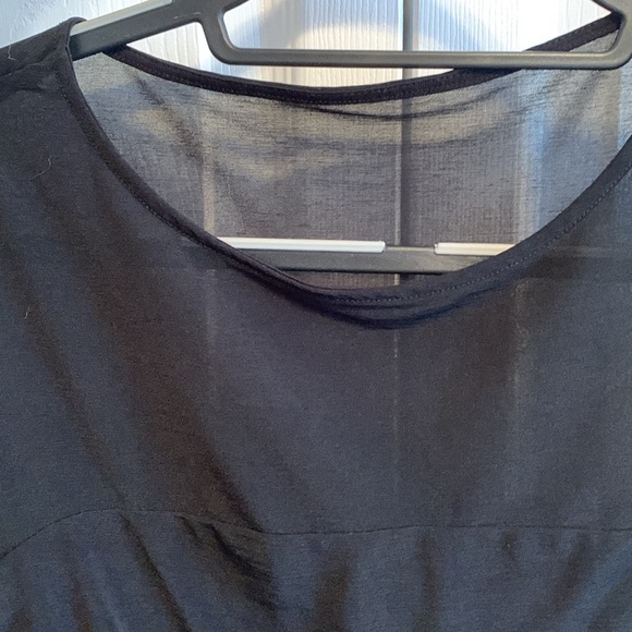 FREE WITH PURCHASE***** H&M Dressy blouse with 3 quarter sleeves, size XS, EUC - Picture 4 of 7